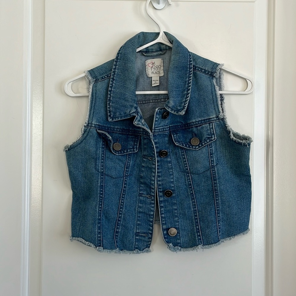 Children’s Place raw edge Jean vest size xl/14